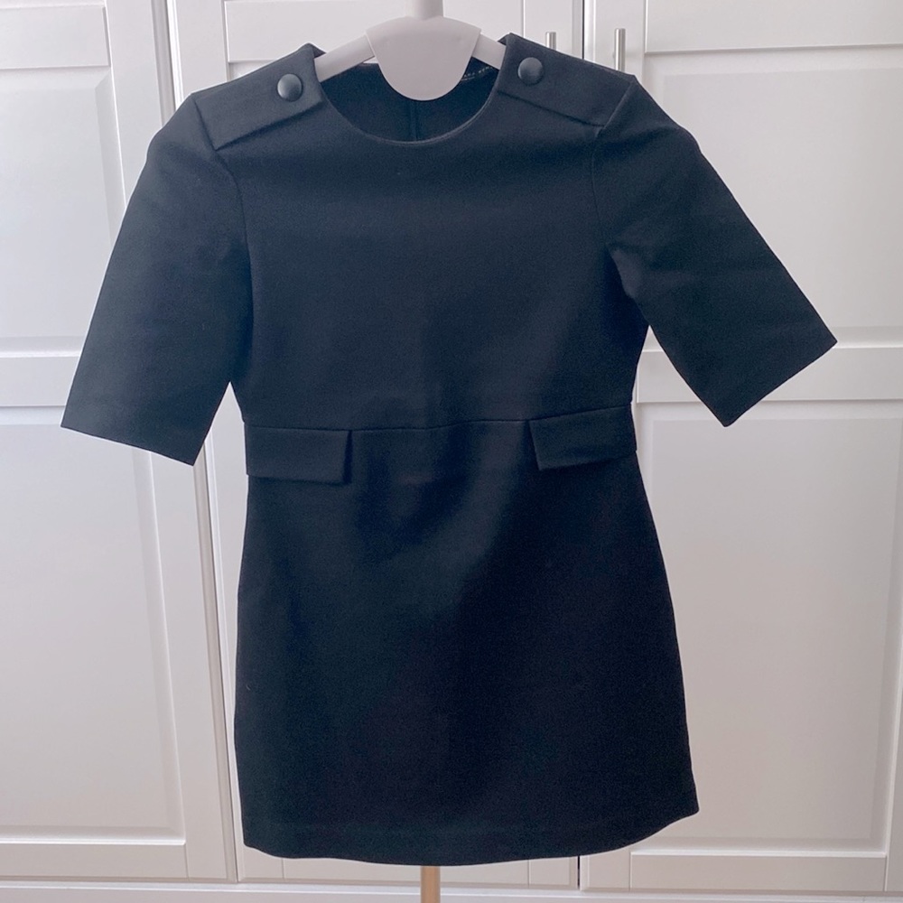Black short sleeved dress
